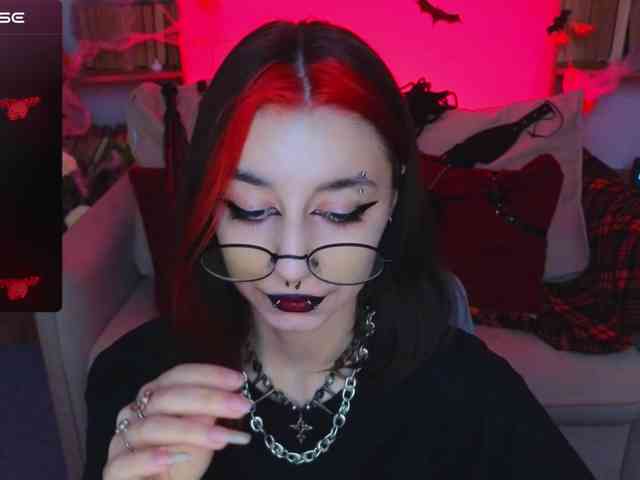 MistressMarcelline webcam