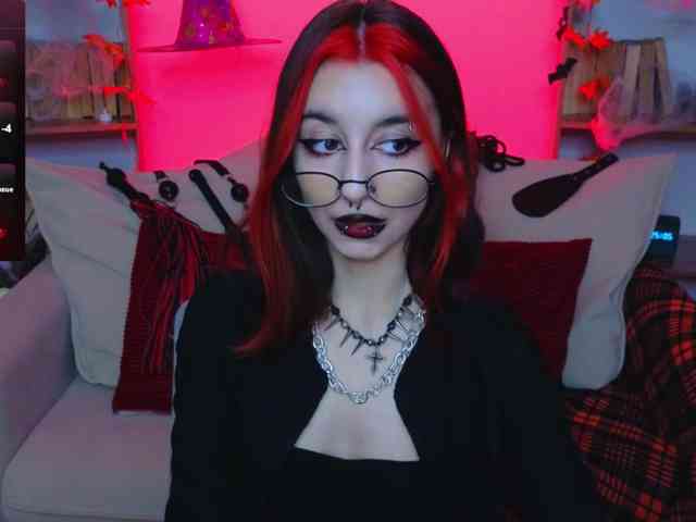 MistressMarcelline webcam