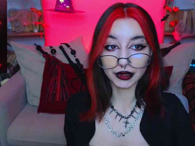 MistressMarcelline webcam