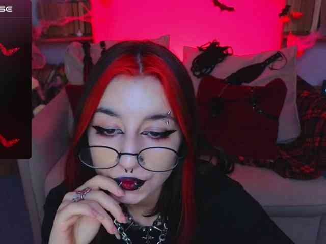 MistressMarcelline webcam