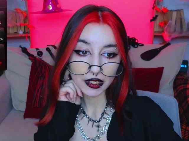 MistressMarcelline webcam