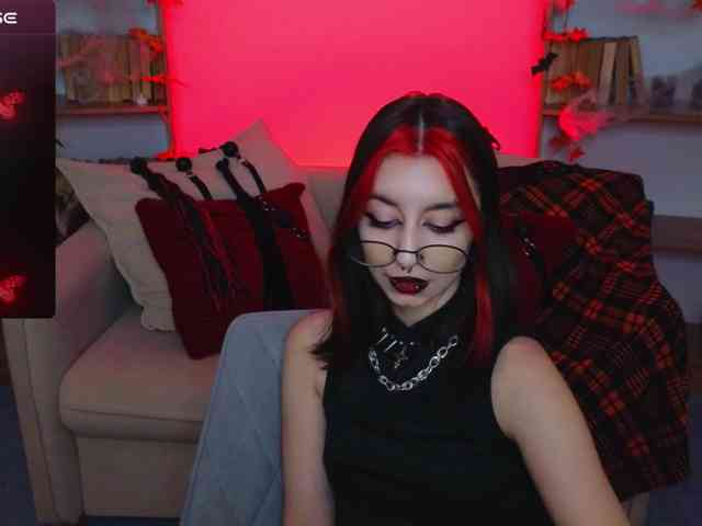 MistressMarcelline webcam