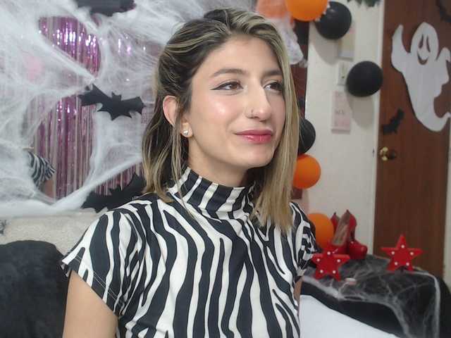 1kaii es una cam girl española esperándote para sexo en vivo