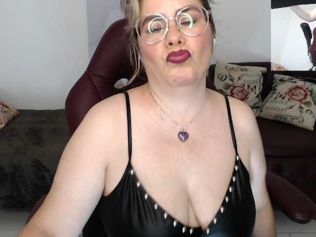 Diva-Hot82 webcam