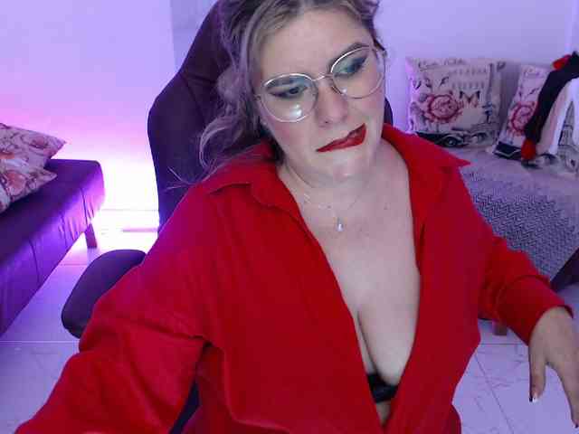Diva-Hot82 webcam