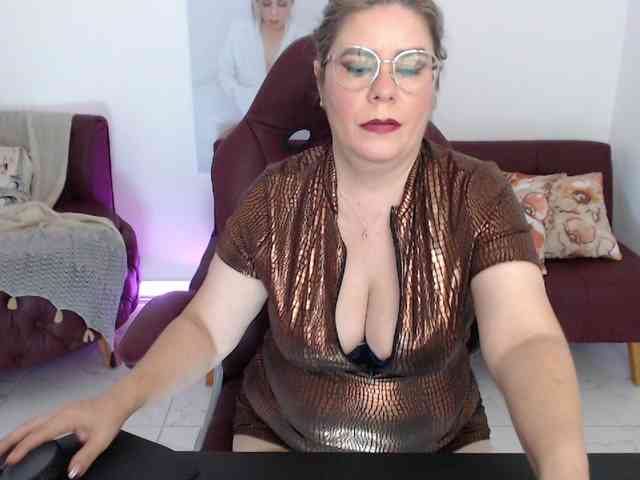 Diva-Hot82 webcam