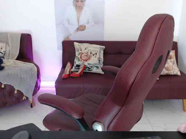 Diva-Hot82 webcam