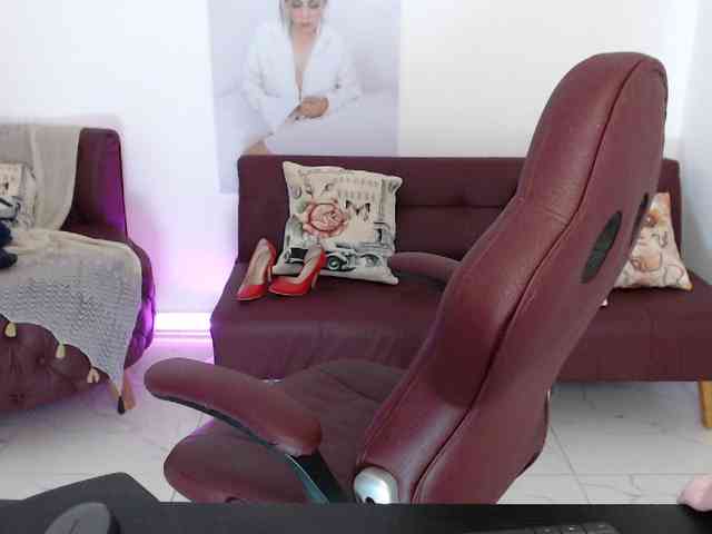 Diva-Hot82 webcam