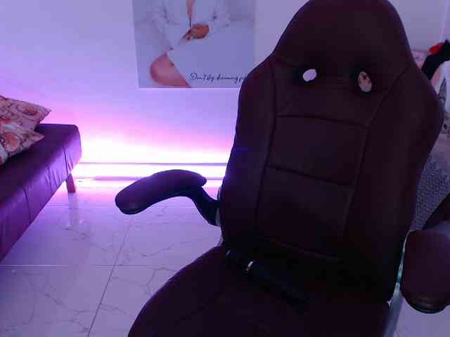 Diva-Hot82 webcam