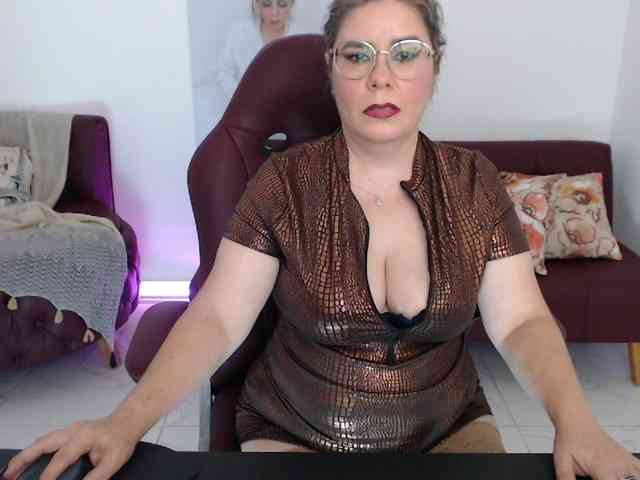 Diva-Hot82 webcam