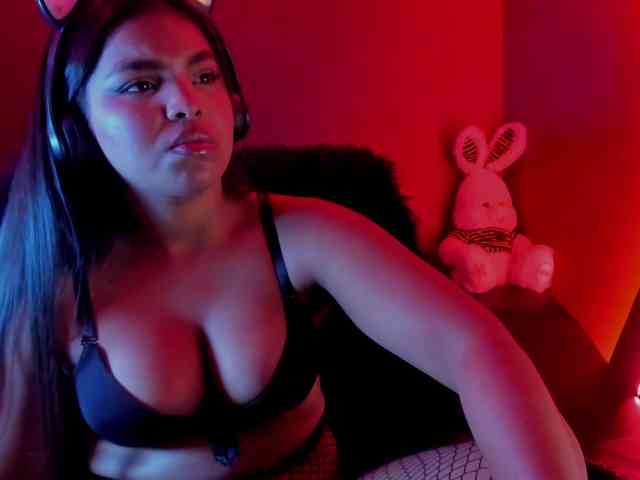 zoe-roux21 webcam
