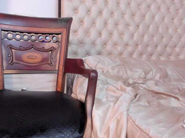 BelindaAndAmbar webcam