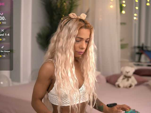 SarahRaynex webcam