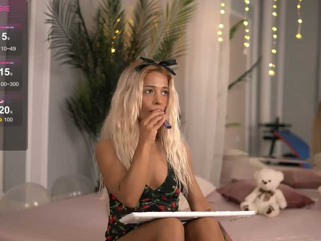 SarahRaynex webcam