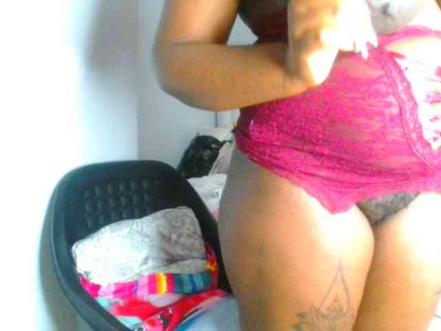 bustymelons69 webcam