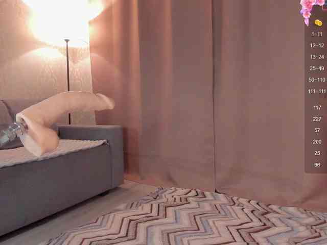 Juicy-Vikki webcam