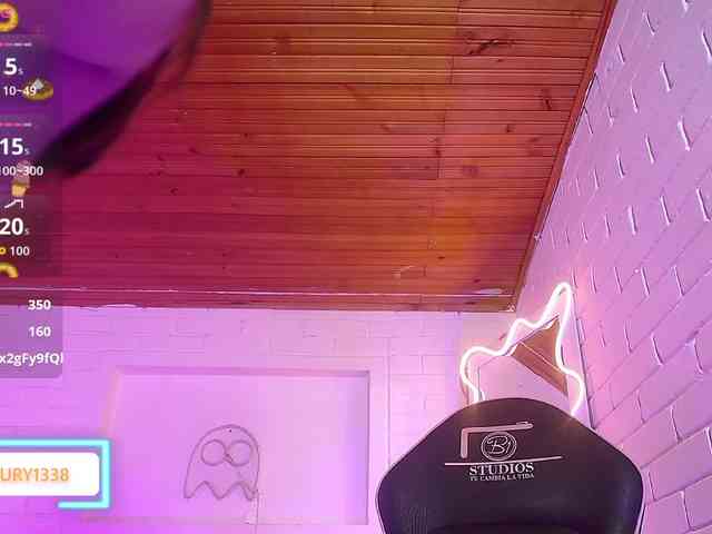 Lauxury-tay webcam