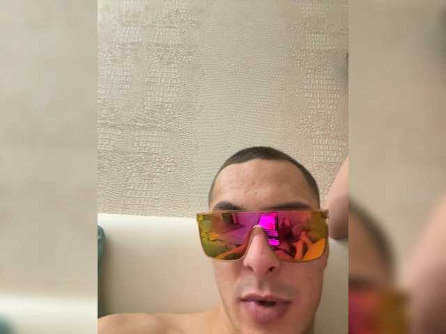 Gratis Live Sexcam mit QUEEN-KING QUEEN-KING