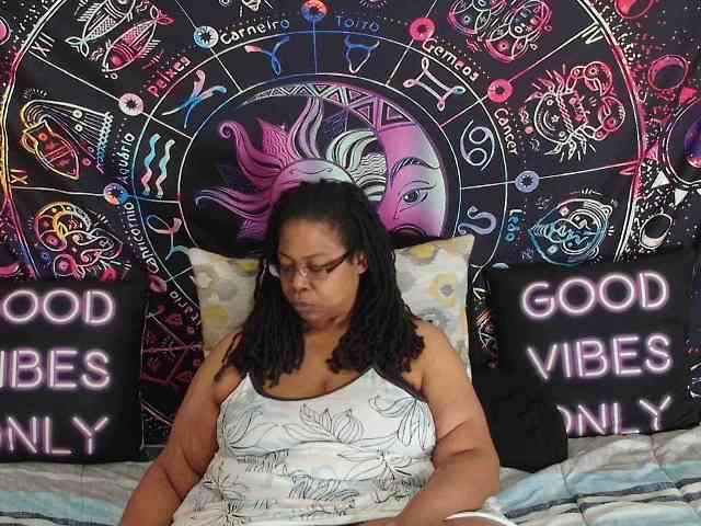 renaespleasurepalace webcam