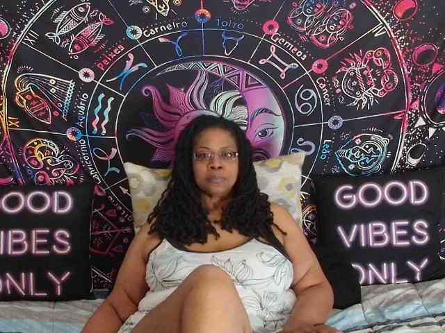 renaespleasurepalace webcam