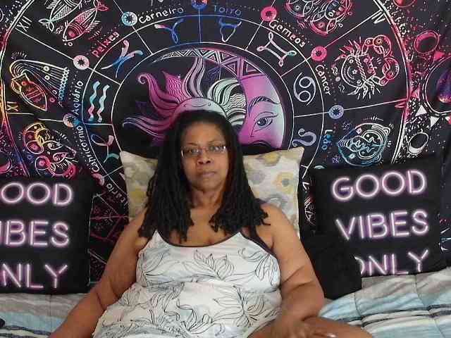 renaespleasurepalace webcam