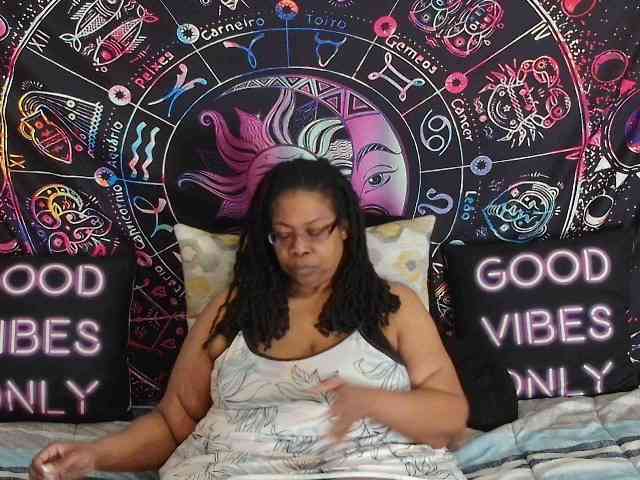 renaespleasurepalace webcam