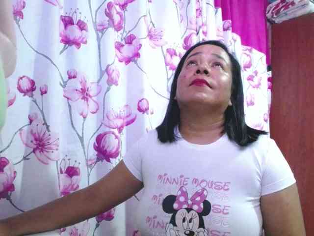 pregnantsaraxxx webcam