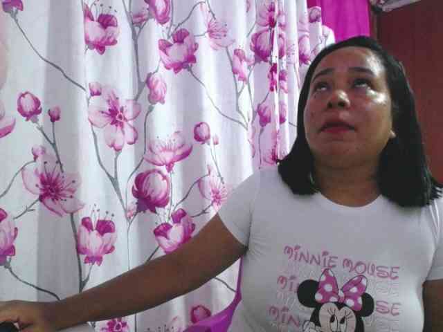 pregnantsaraxxx webcam