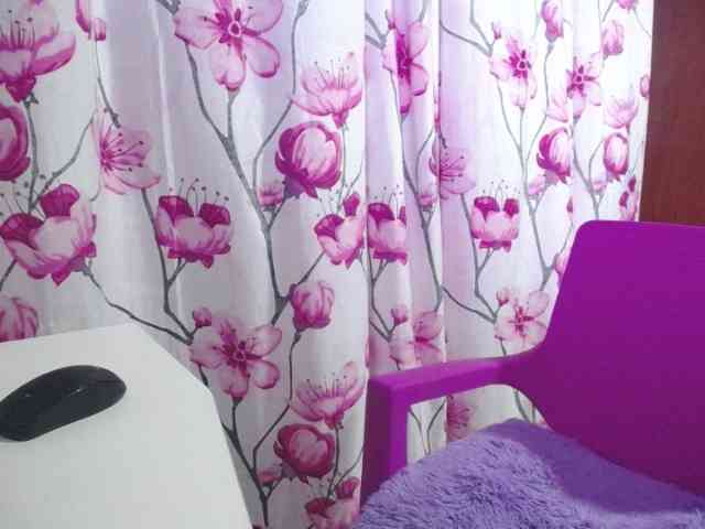 pregnantsaraxxx webcam