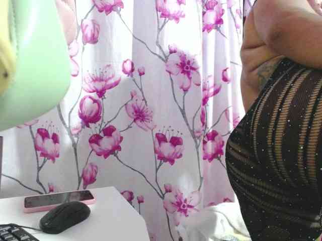 pregnantsaraxxx webcam