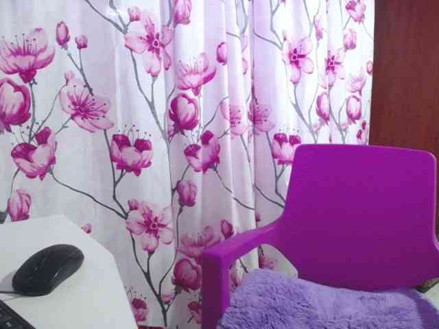 pregnantsaraxxx webcam