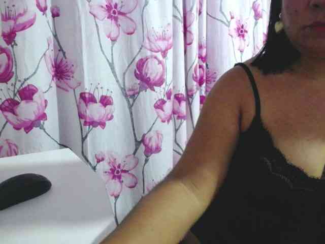pregnantsaraxxx webcam