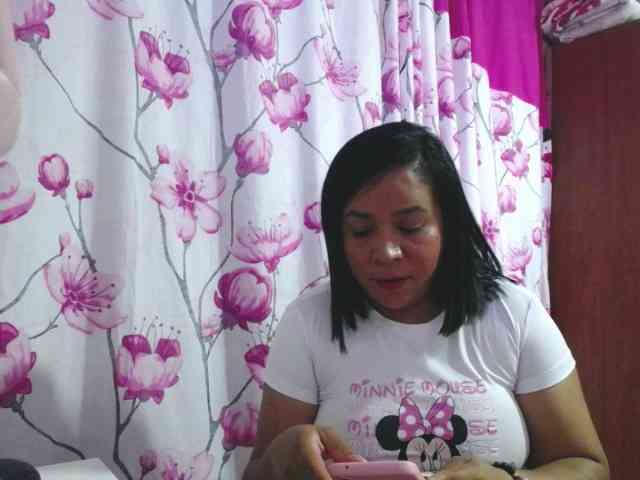 pregnantsaraxxx webcam