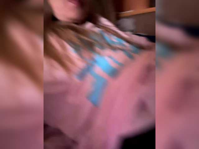 Entrez le videochat erotique avec le
modèle Chemezoff Chemezoff