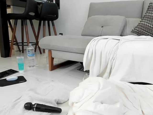 Vai a chattare su queenbabby queenbabby