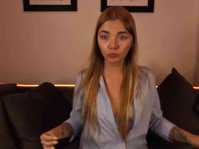 CarrieBradshaww webcam