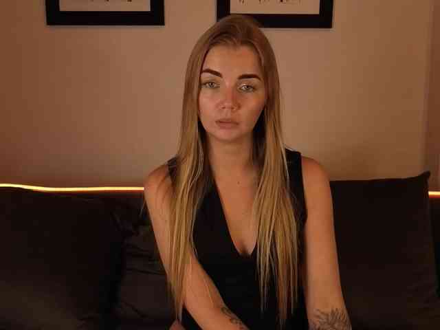 CarrieBradshaww webcam