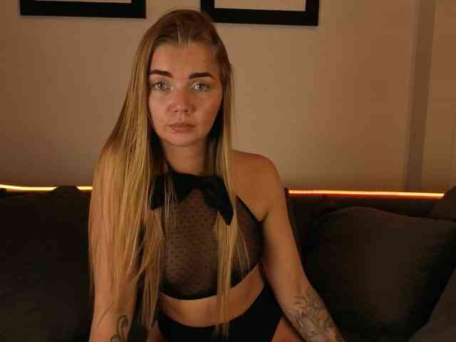 CarrieBradshaww webcam