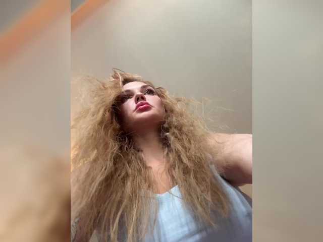annie-blush1 webcam