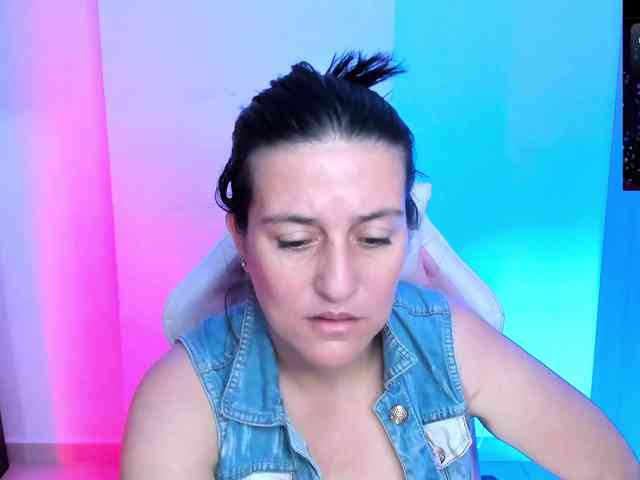 Saskyaajohnson webcam