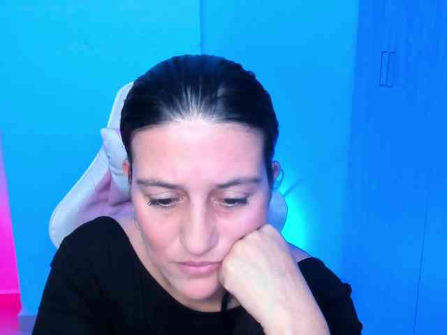 Saskyaajohnson webcam