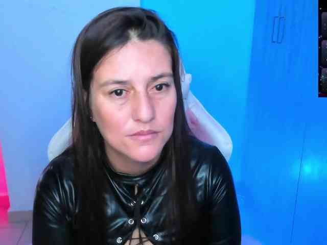 Saskyaajohnson webcam