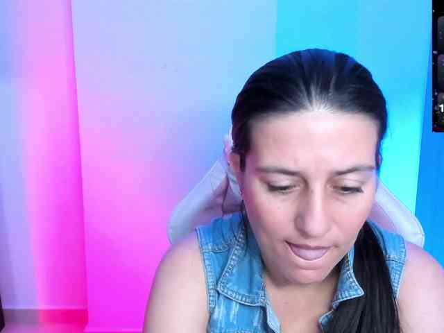 Saskyaajohnson webcam