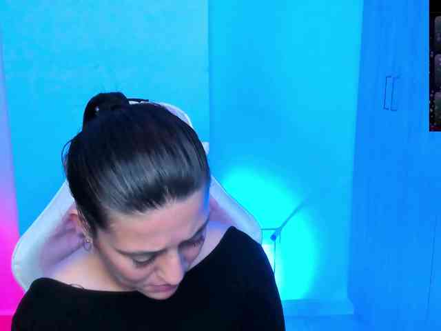 Saskyaajohnson webcam