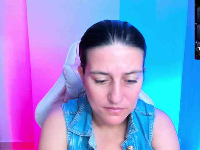 Saskyaajohnson webcam