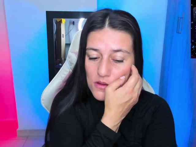 Saskyaajohnson webcam