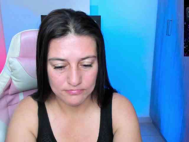 Saskyaajohnson webcam