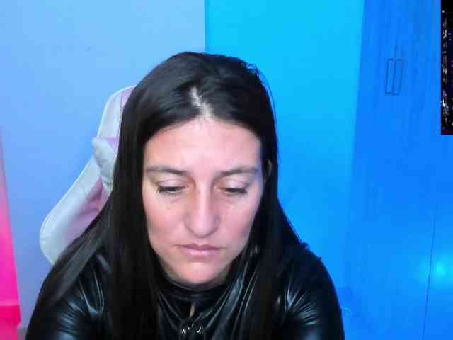 Saskyaajohnson webcam