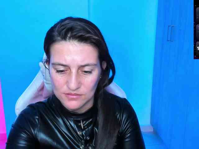 Saskyaajohnson webcam