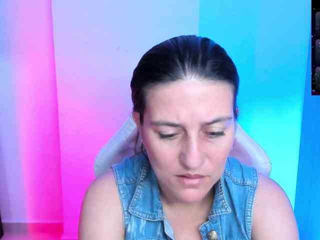 Saskyaajohnson webcam